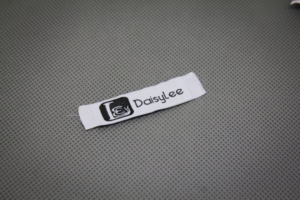 DỆT NHÃN MÁC THỜI TRANG GIÁ RẺ