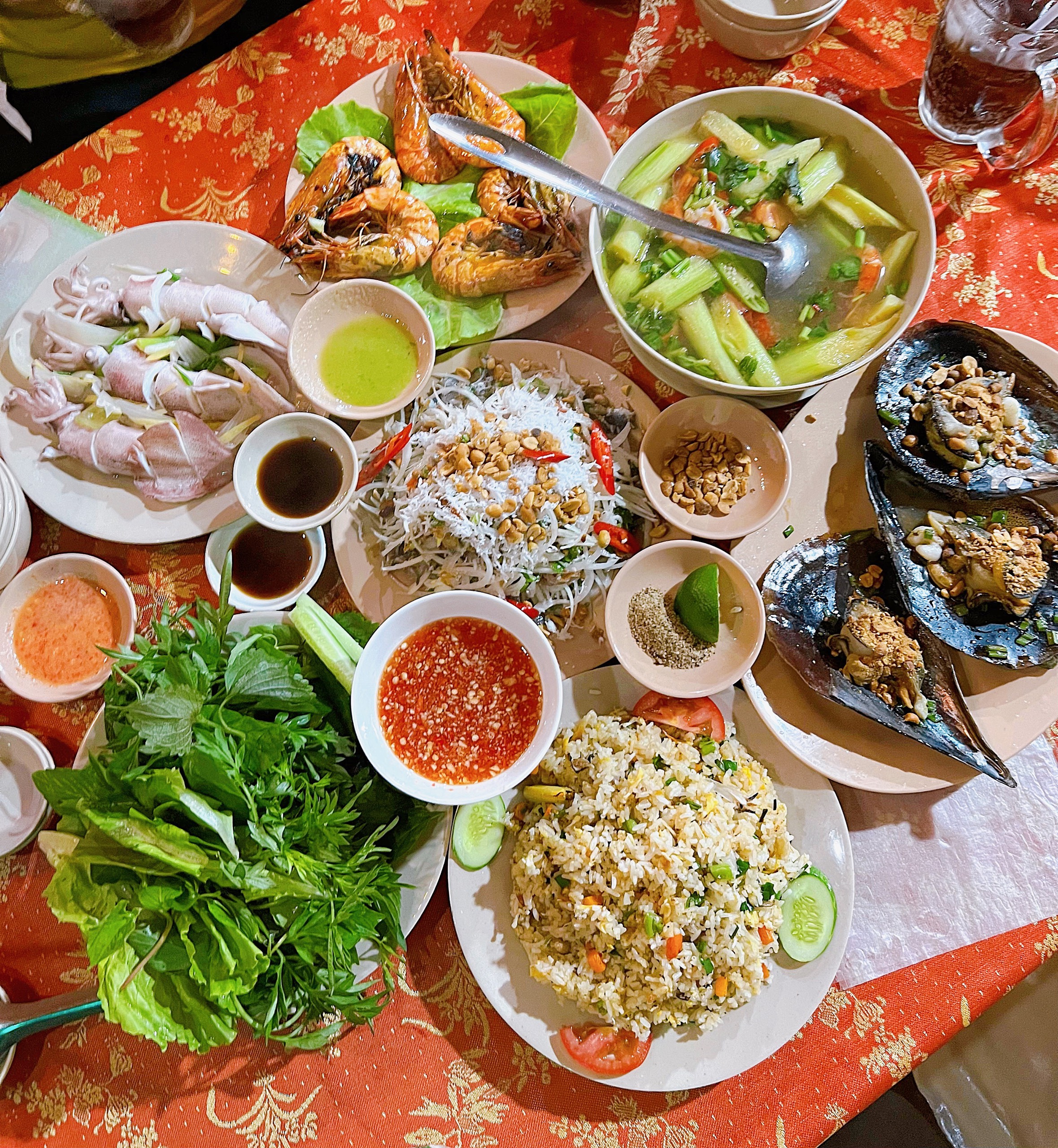 TUYỂN DỤNG VỊ TRÍ THỢ CHẠY MÁY CẮT SÓNG ÂM